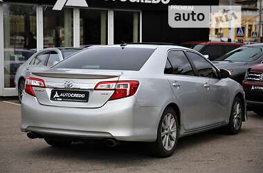 Седан Toyota Camry 2012 в Харкові