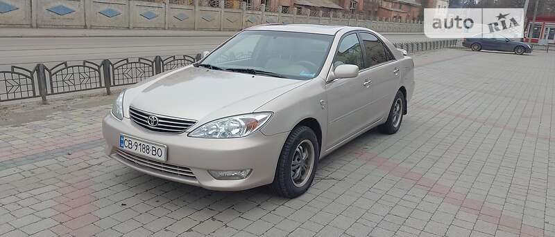 Седан Toyota Camry 2004 в Харькове