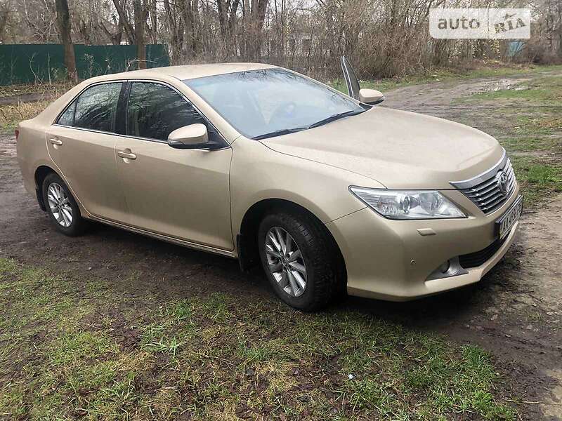 Седан Toyota Camry 2012 в Киеве