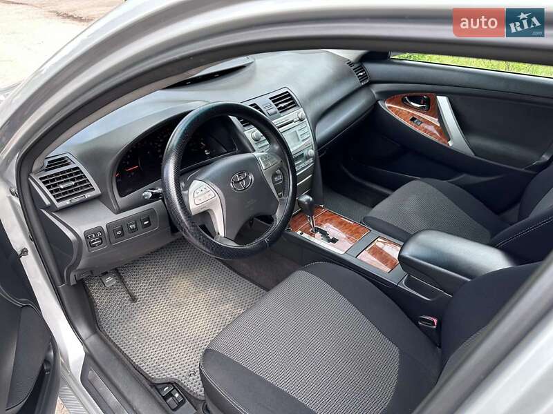 Седан Toyota Camry 2008 в Харькове