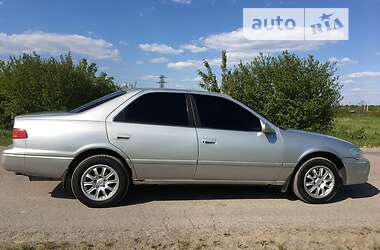 Седан Toyota Camry 2000 в Владимир-Волынском