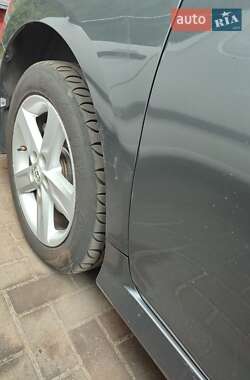 Седан Toyota Camry 2012 в Львові