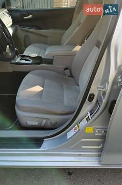Седан Toyota Camry 2013 в 