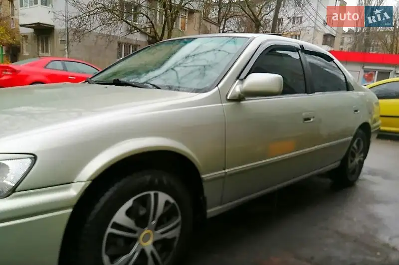 Toyota Camry 2000
