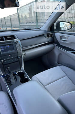 Седан Toyota Camry 2016 в 