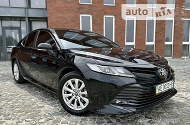 Седан Toyota Camry 2019 в Днепре