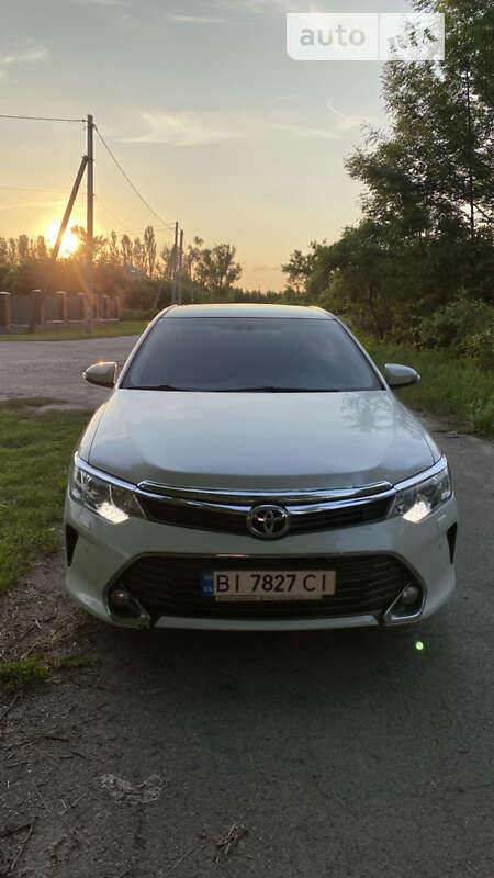 Седан Toyota Camry 2015 в Полтаві