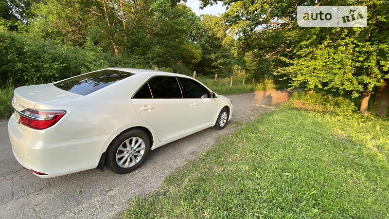 Седан Toyota Camry 2015 в Полтаві