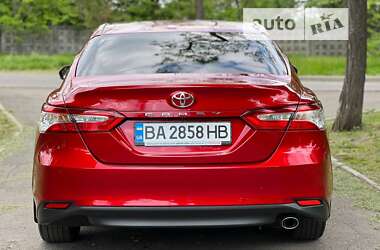 Седан Toyota Camry 2018 в Кропивницком