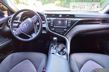 Седан Toyota Camry 2018 в 