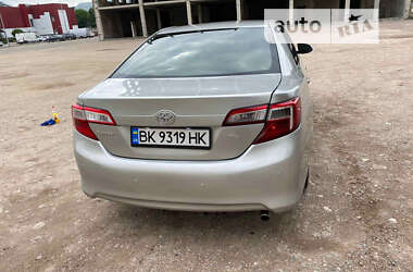 Седан Toyota Camry 2012 в 