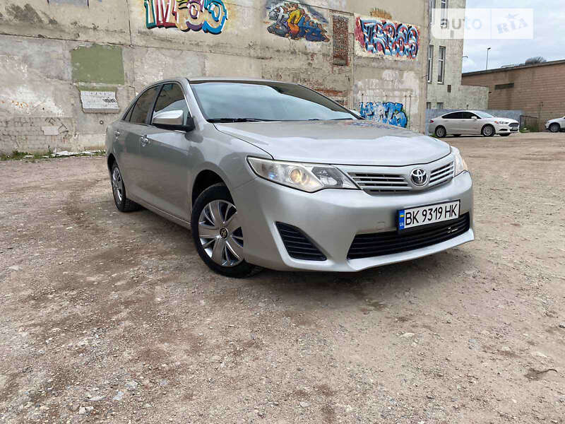 Седан Toyota Camry 2012 в 