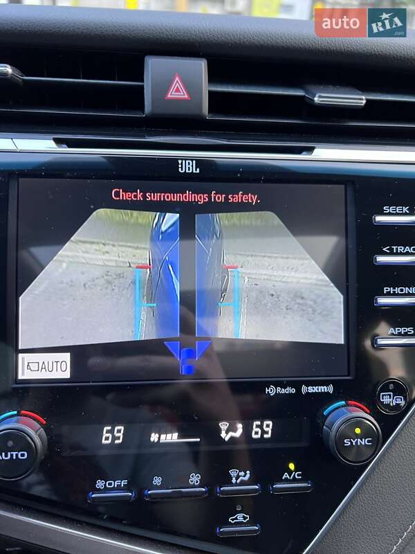 Седан Toyota Camry 2018 в Черкасах