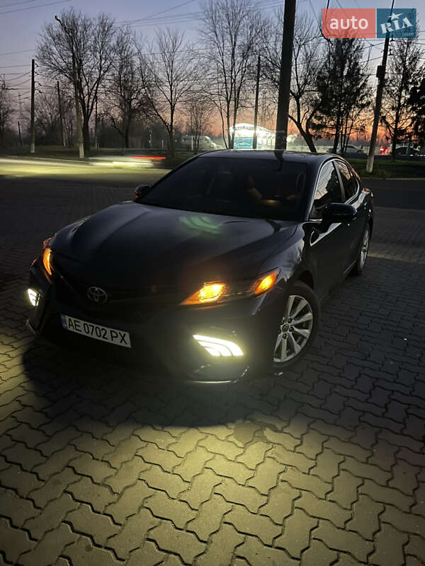 Седан Toyota Camry 2018 в Кривому Розі