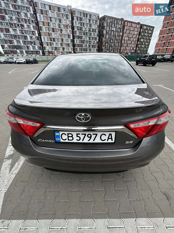 Седан Toyota Camry 2016 в Киеве