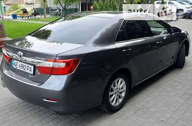 Toyota camry 2013 года