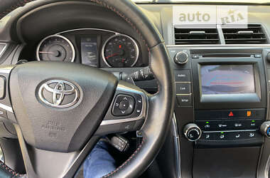 Седан Toyota Camry 2015 в 