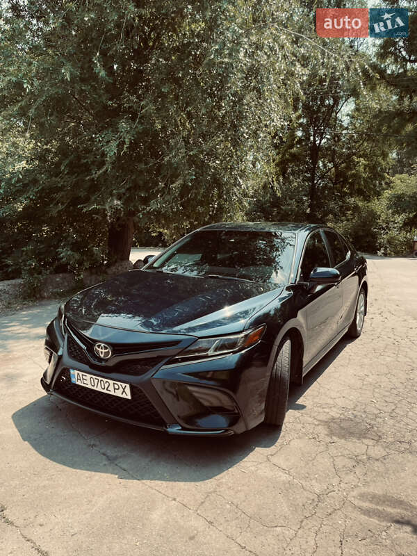 Седан Toyota Camry 2018 в Кривому Розі