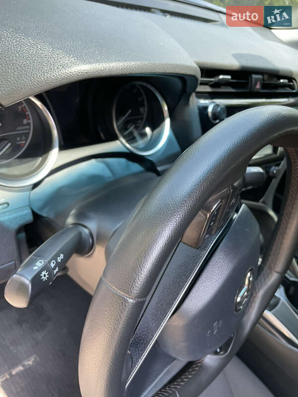 Седан Toyota Camry 2018 в Кривому Розі