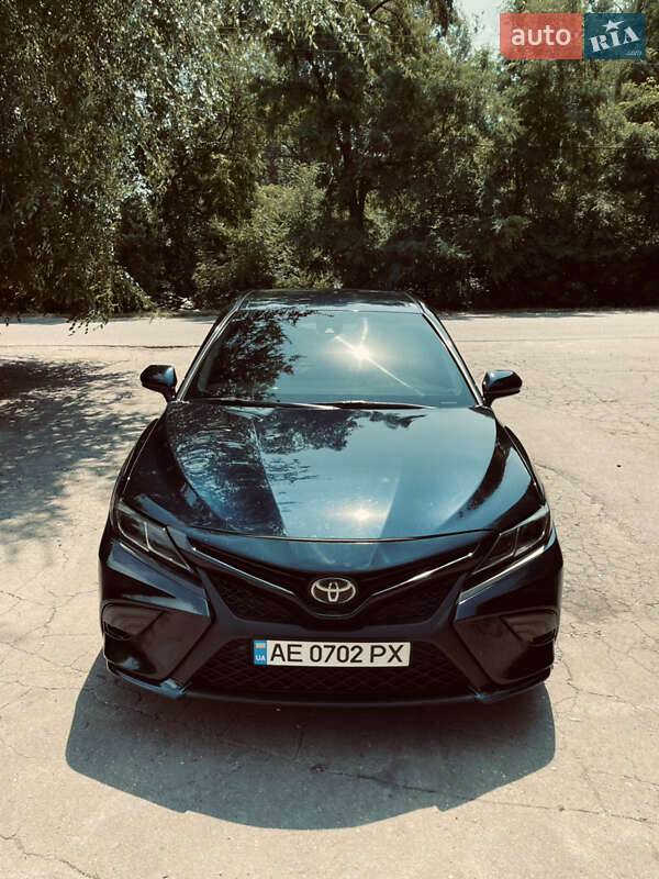 Седан Toyota Camry 2018 в Кривому Розі
