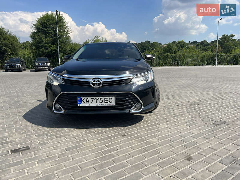 Toyota Camry 2016