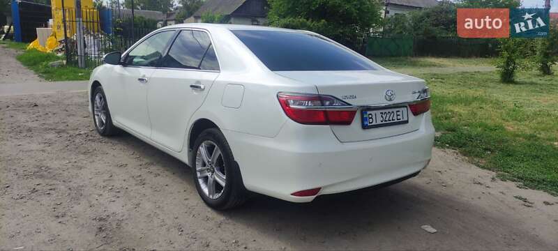 Седан Toyota Camry 2015 в Полтаві