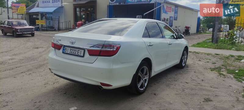 Седан Toyota Camry 2015 в Полтаві