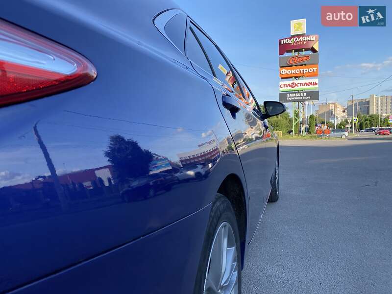Седан Toyota Camry 2014 в Тернополе