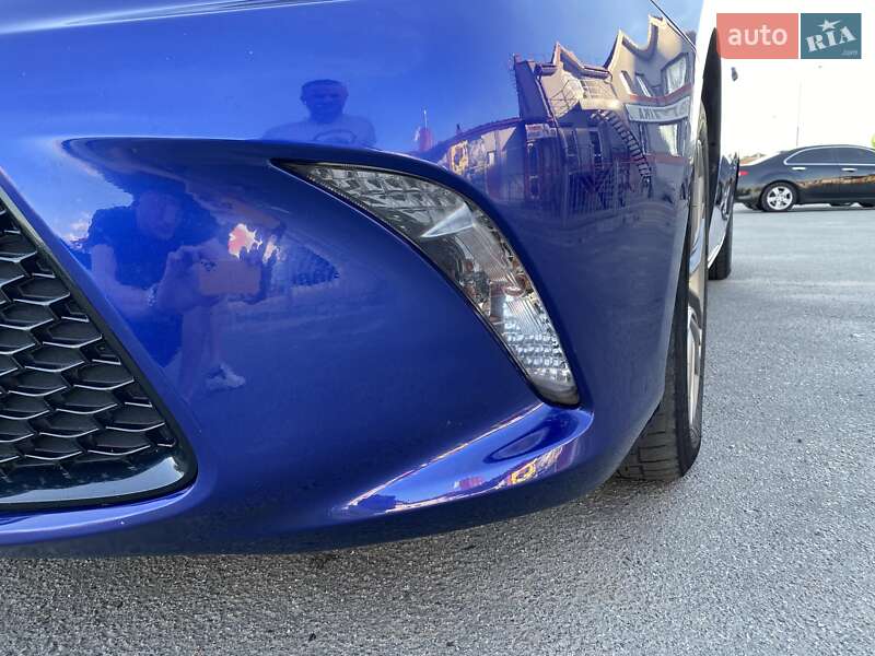 Седан Toyota Camry 2014 в Тернополе