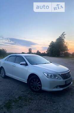 Седан Toyota Camry 2011 в Ровно