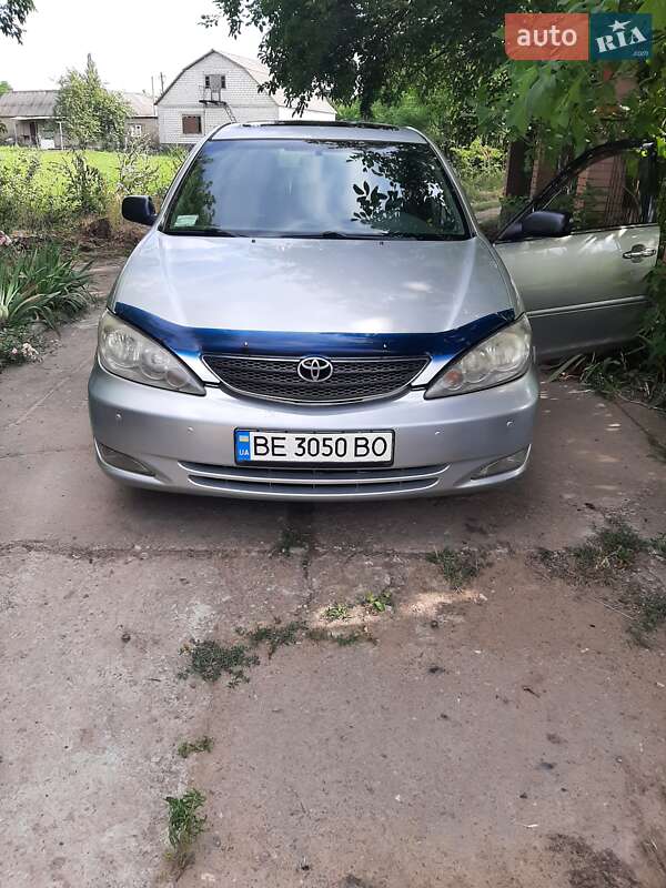 Седан Toyota Camry 2004 в Миколаєві
