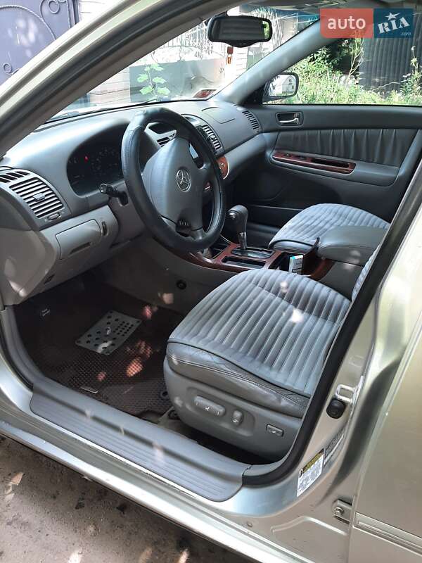 Седан Toyota Camry 2004 в Миколаєві