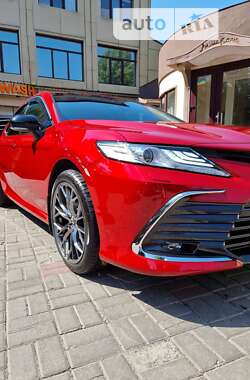 Седан Toyota Camry 2022 в Дніпрі