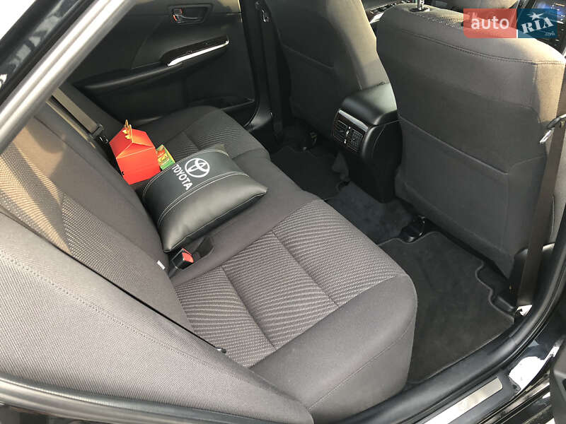 Седан Toyota Camry 2014 в Житомирі