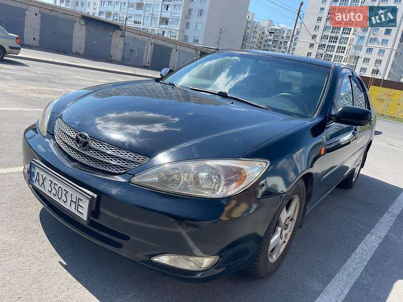 Седан Toyota Camry 2003 в Чернігові