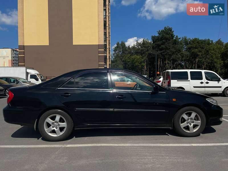 Седан Toyota Camry 2003 в Чернігові