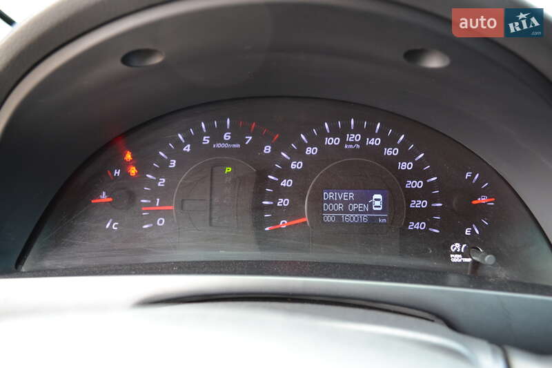 Седан Toyota Camry 2010 в Глухове