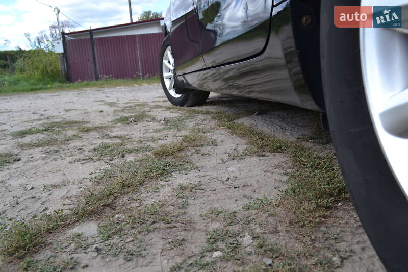 Седан Toyota Camry 2010 в Глухове