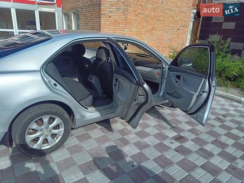 Седан Toyota Camry 2008 в Виннице