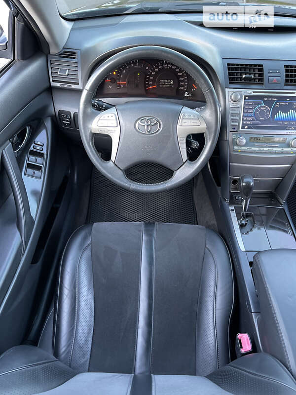 Седан Toyota Camry 2006 в Киеве