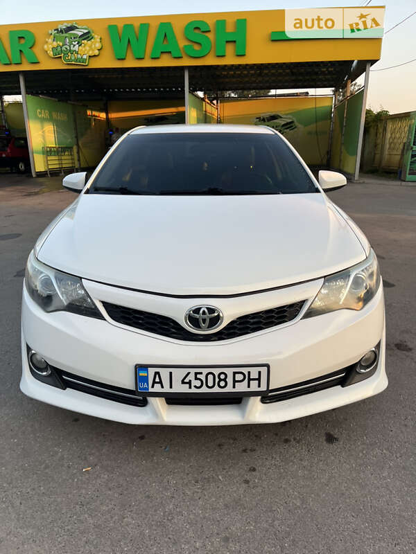 Седан Toyota Camry 2012 в Ахтырке