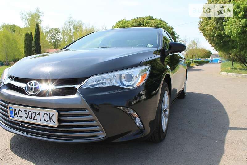 Седан Toyota Camry 2015 в Владимире