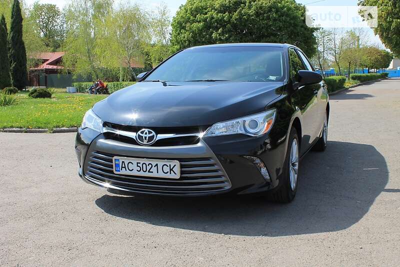 Седан Toyota Camry 2015 в Владимире