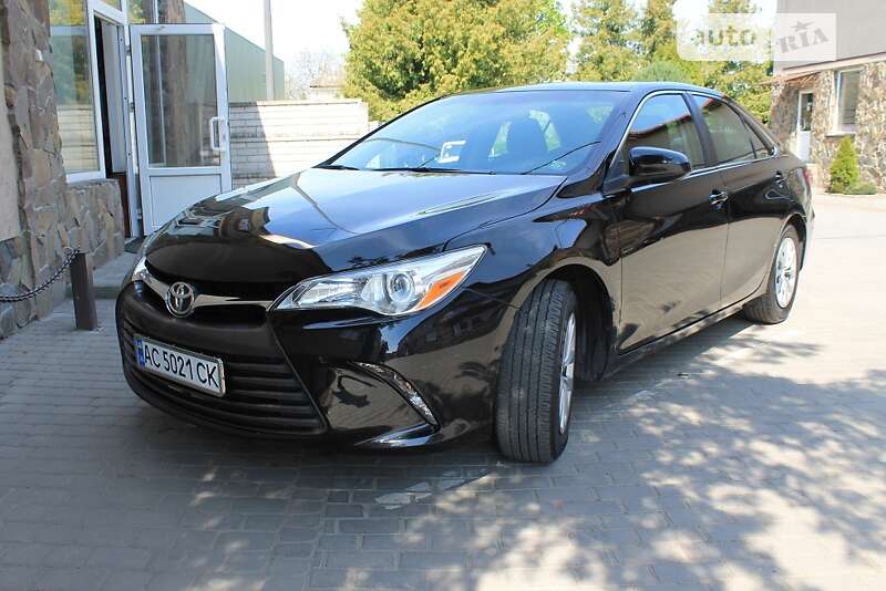 Седан Toyota Camry 2015 в Владимире