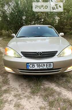 Седан Toyota Camry 2004 в Чернигове