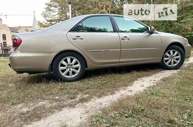 Седан Toyota Camry 2004 в Чернигове