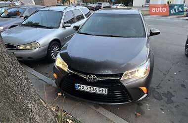 Седан Toyota Camry 2016 в Хмельницком