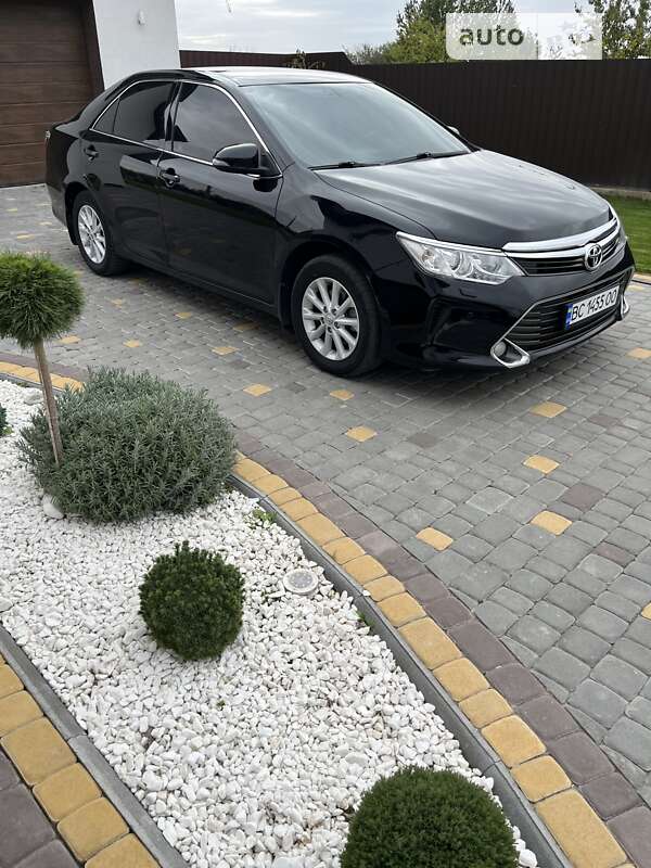 Седан Toyota Camry 2015 в Гайсине