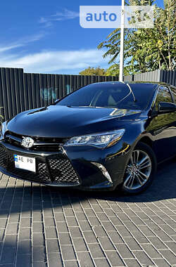 Седан Toyota Camry 2014 в Дніпрі