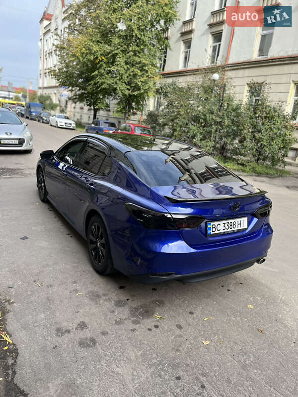 Седан Toyota Camry 2017 в Львове